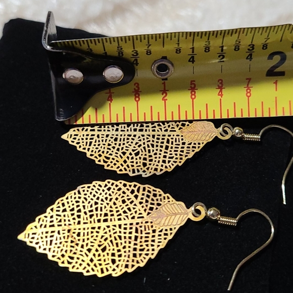 NEW Leaf Earrings Filigree Dangling Feathers Pierced Goldtone Drop Feminine Edge - Picture 7 of 7